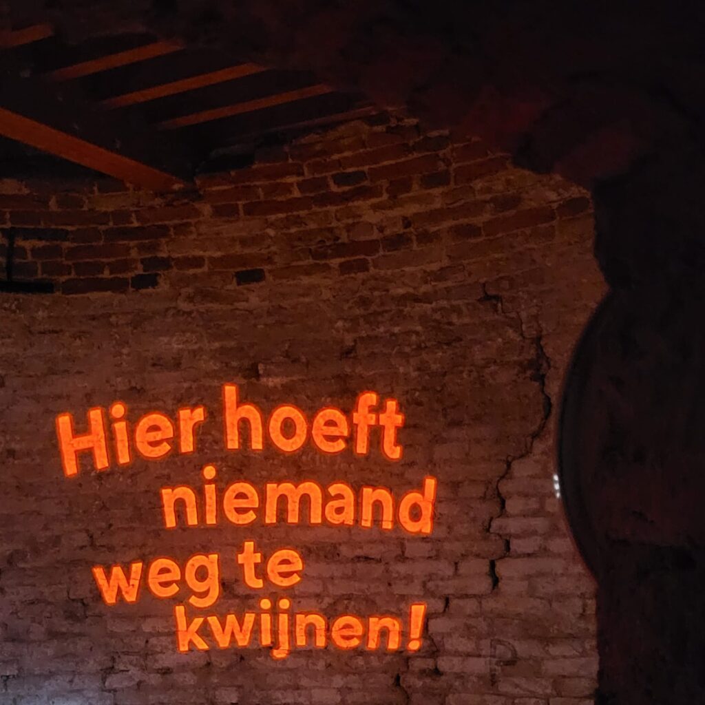 Mantelzorger krijgt ondersteuning: hulp vragen zonder schuldgevoel.